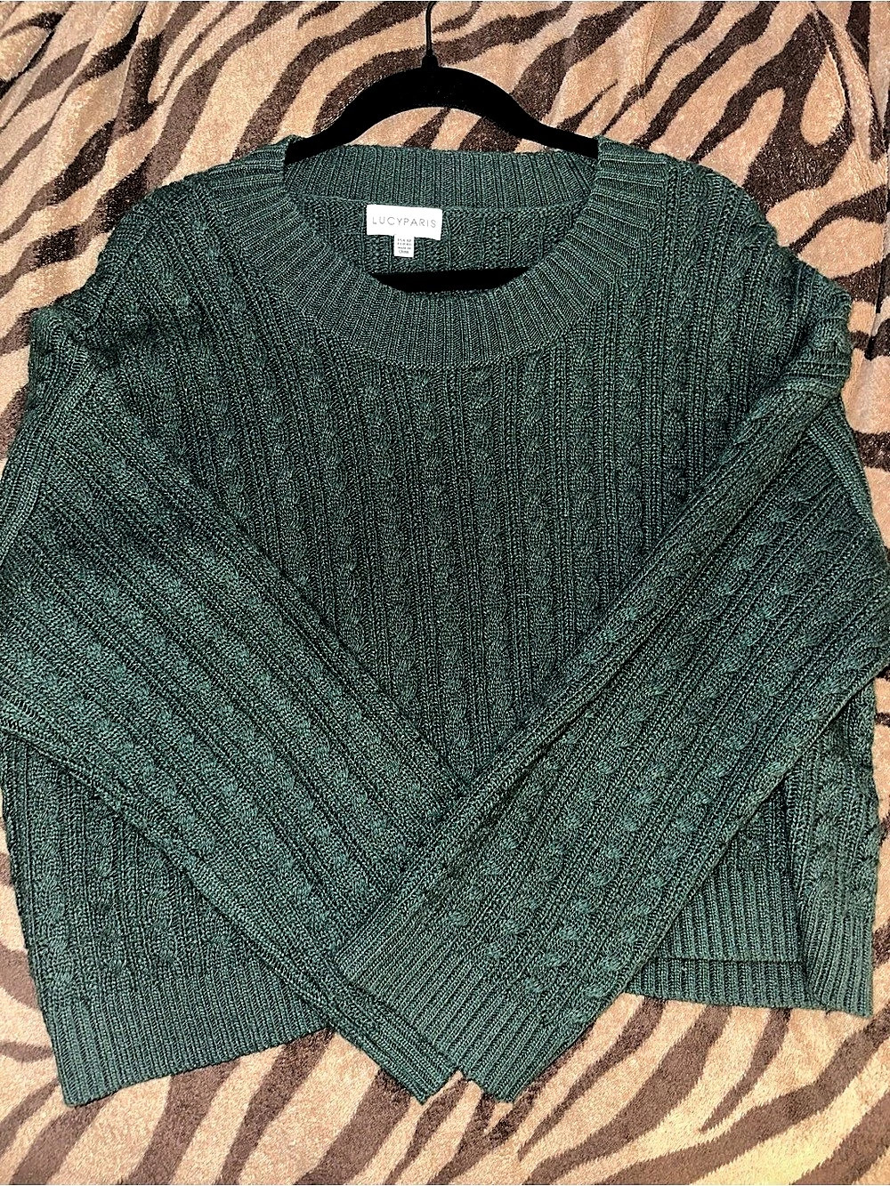 Lucy Paris Textured Knit Sweater in Green Size Medium Like New